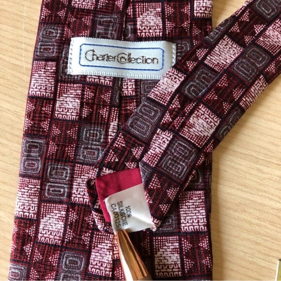 💕2/$30💕Charier Collection 100% Silk Patterned Tie - Picture 3 of 4